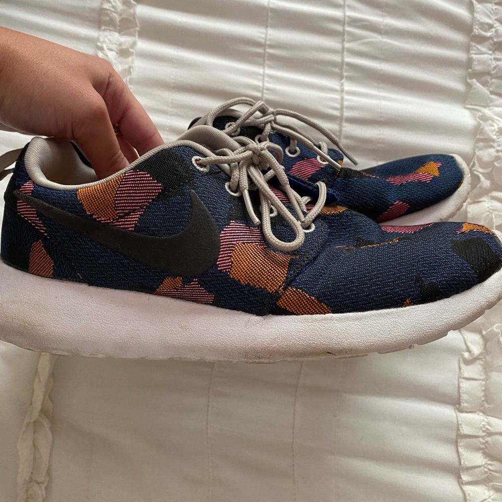 Nike Tennis Shoes